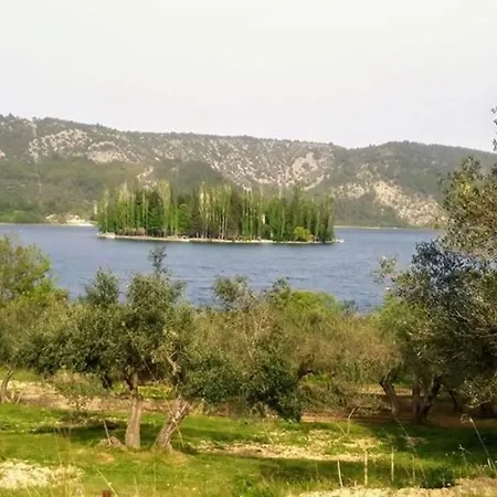 Krka-Magic Mushroom House סקארדין