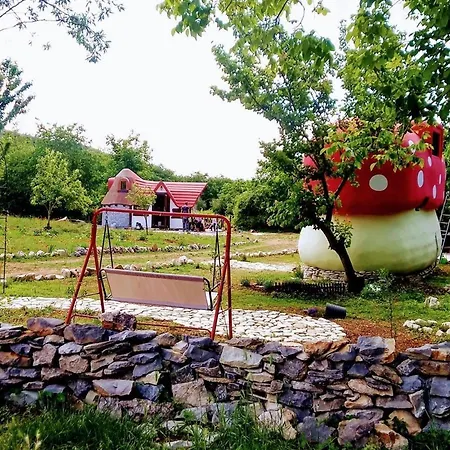 Mushroom House - Sleeps 4 - Pets Ok - Parking * Skradin