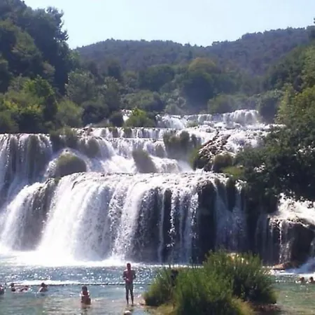 Krka fairytale village Semesterbostad Skradin
