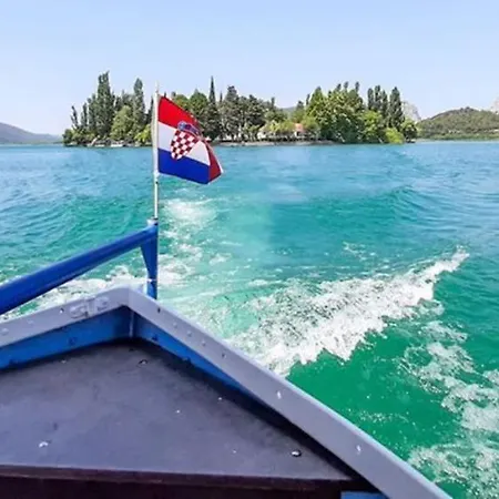 Mushroom House - Sleeps 4 - Pets Ok - Parking 度假居 *