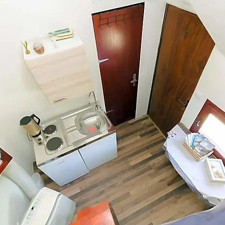 Mushroom House - Sleeps 4 - Pets Ok - Parking Skradin