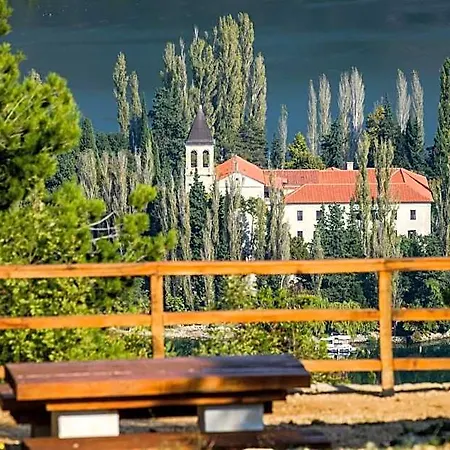 Mushroom House - Sleeps 4 - Pets Ok - Parking * Skradin