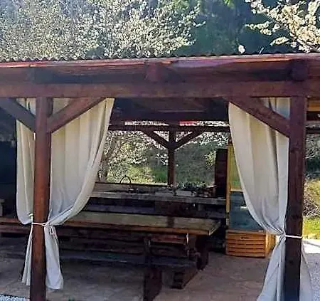 Mushroom House - Sleeps 4 - Pets Ok - Parking Skradin
