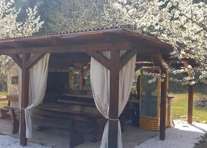 בית נופש Mushroom House - Sleeps 4 - Pets Ok - Parking *